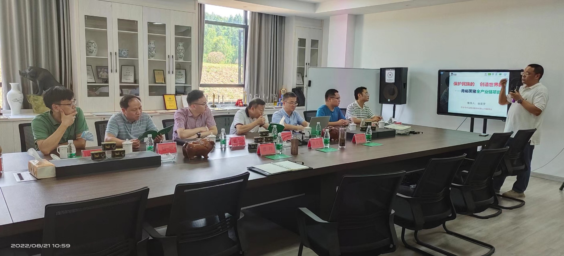 綿陽創新科技產業技術研究院管委會主任江峰率成都精創萬融科技有限公司執行董事伍銳等專家及投資人團隊來我公司考察參觀學習